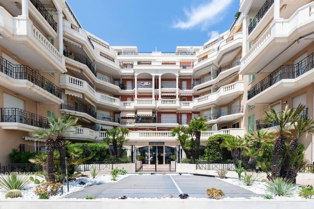 Superbe Studio Avec Terrasse En Front De Mer マントン エクステリア 写真