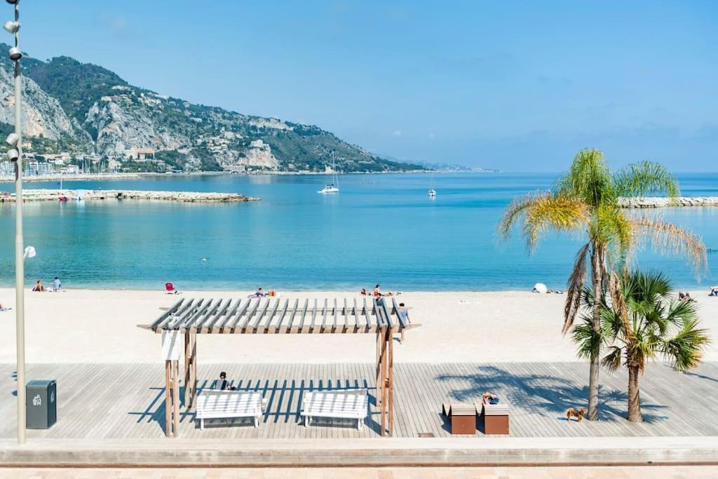 Superbe Studio Avec Terrasse En Front De Mer マントン エクステリア 写真