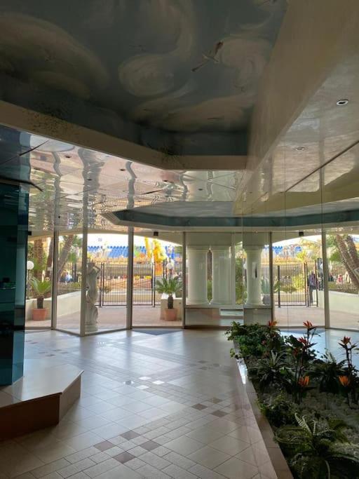 Superbe Studio Avec Terrasse En Front De Mer マントン エクステリア 写真
