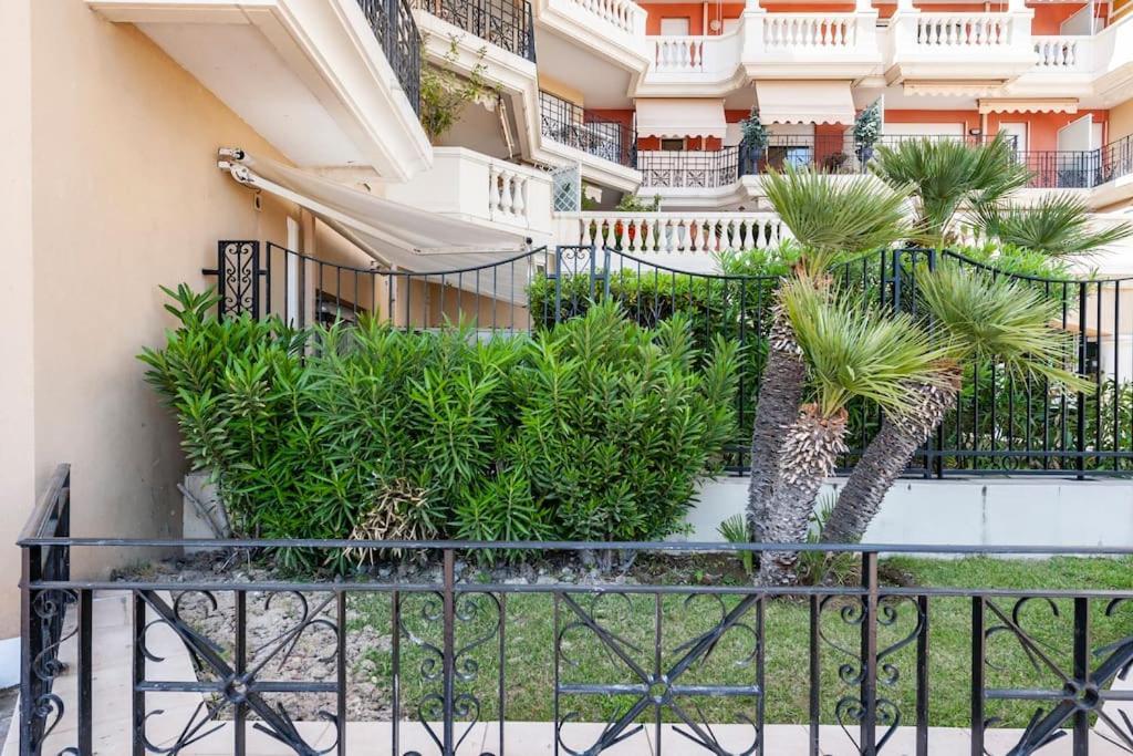 Superbe Studio Avec Terrasse En Front De Mer マントン エクステリア 写真