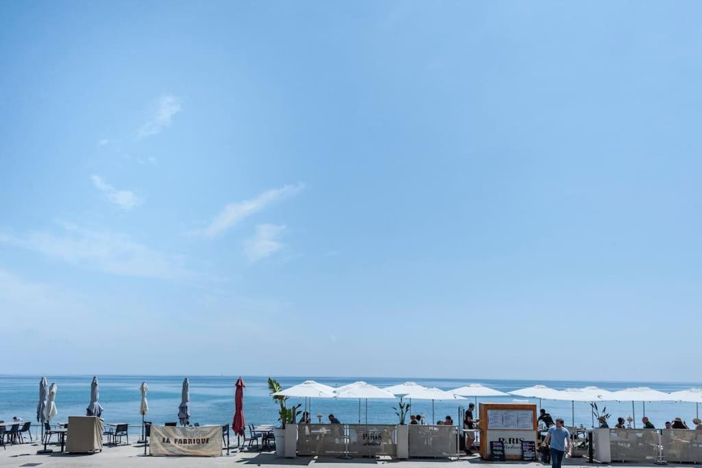 Superbe Studio Avec Terrasse En Front De Mer マントン エクステリア 写真